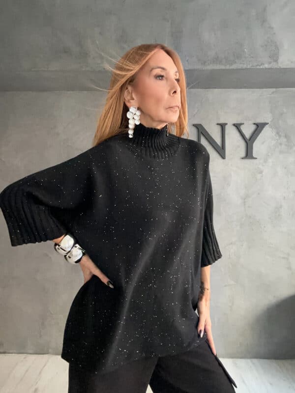 Μαύρη Oversized Μπλούζα με Διακριτική Λάμψη - New Collection